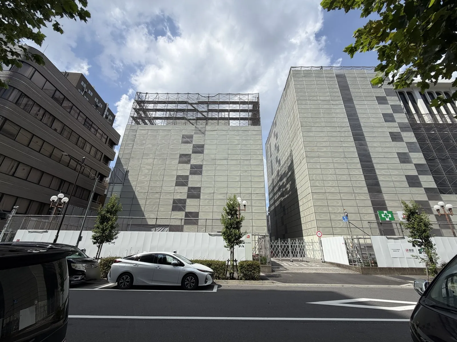 壁に囲われた二長町の敷地